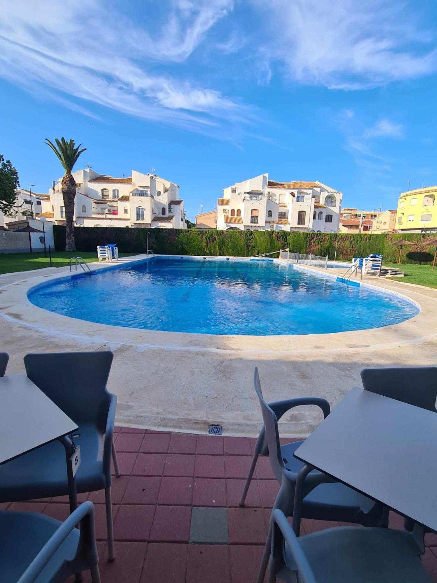 Alex Bungalow Appartement Torrevieja Buitenkant foto